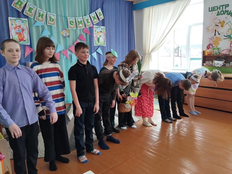 театрализованное представление «Весенняя сказка».